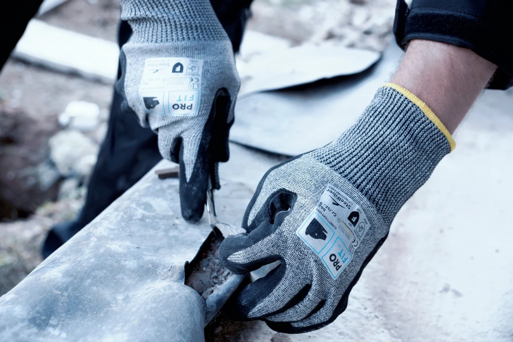 PRO FIT, nitrile cut resistance glove, Black, Grey, Cut protection nitrile