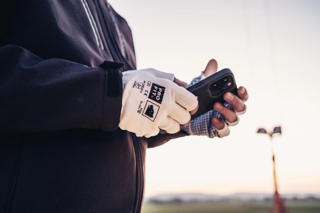 PRO FIT, finely knitted glove, White, dotted gloves